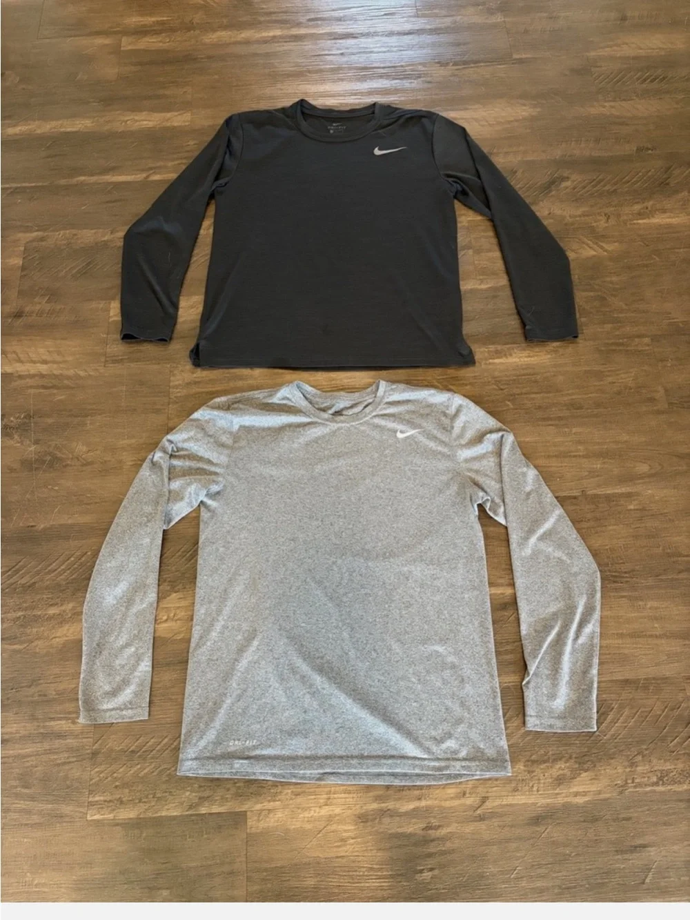 Nike Dri-Fit long sleeve black / gray size Med mens training shirt lot